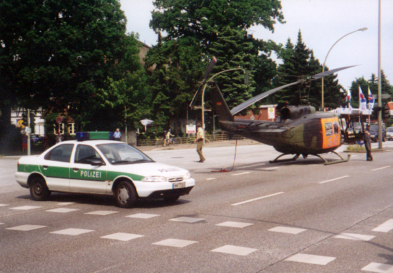 ../../Helikopter/Bilder für Homepage/SAR Hamburg 71/Einsatz Kreuzung hinten, Polizei.jpg