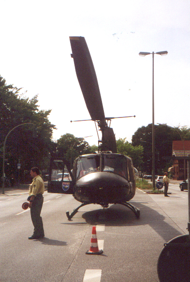 ../../Helikopter/Bilder für Homepage/SAR Hamburg 71/Einsatz Kreuzung vorne.jpg